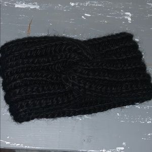 Headband that covers ears